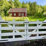 Charming Southern Style House Near Arendal Hébergement de vacances Vrengen