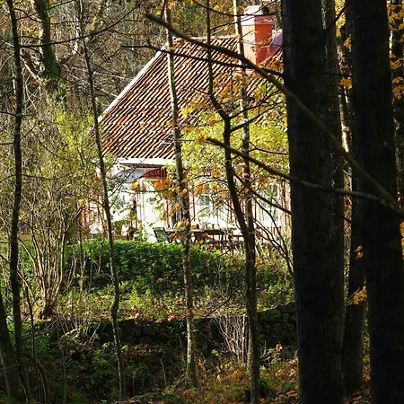 Sjarmerende Hus I Sorlandsstil Naer Arendal Feriehus