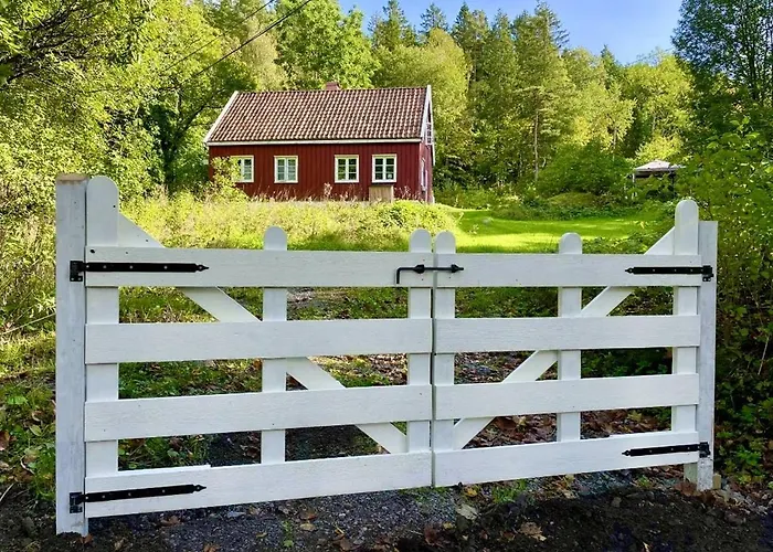 Sjarmerende Hus I Sorlandsstil Naer Arendal Feriehus Vrengen